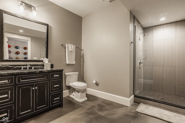 6734 W Stonegate Dr, Zionsville, IN 46077 - bathroom with toilet, a tile shower, vanity, and baseboards