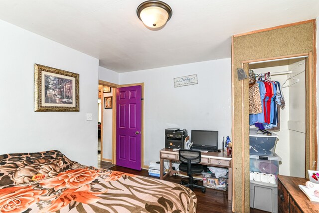 3302 N Gladstone Ave, Indianapolis, IN 46218 - bedroom featuring wood finished floors and an office area