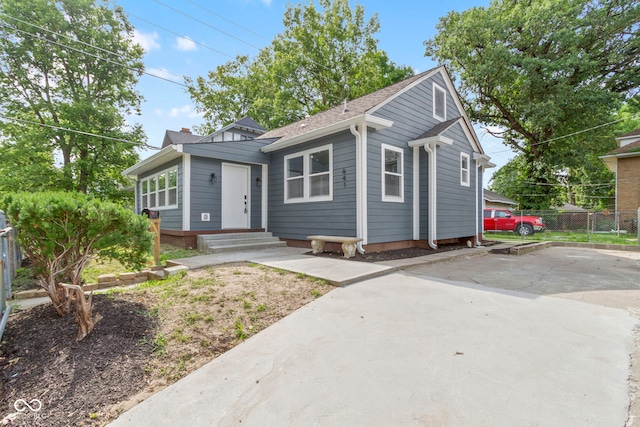641 E 33rd St, Indianapolis, IN 46205 - bungalow with fence and driveway