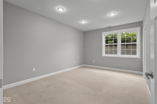 888 Westcreek Dr, Columbus, IN 47201 - unfurnished room featuring light carpet and recessed lighting