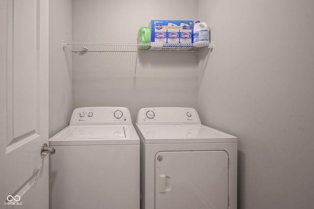 laundry area featuring washer and clothes dryer
