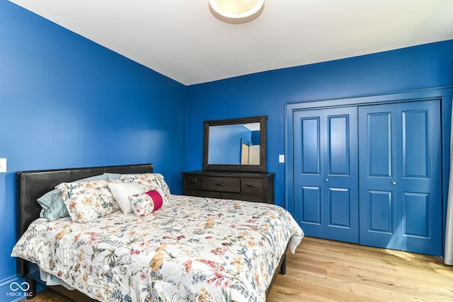 1630 N New Jersey St, Indianapolis, IN 46202 - bedroom with wood finished floors and a closet