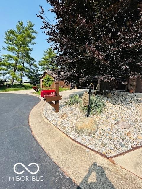 209 Brighton Ct, Greenwood, IN 46143 - view of property's community