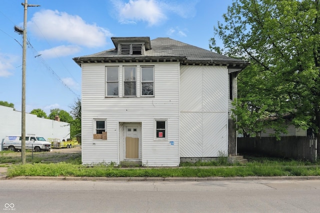 1910 Locust St, Terre Haute, IN 47807 - traditional style home featuring fence