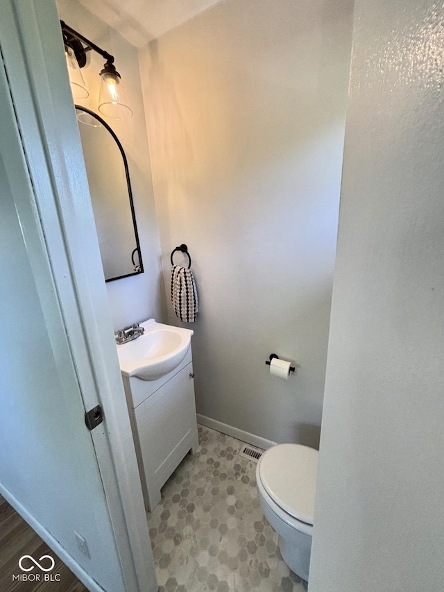 4105 N Cozy Hollow Ln, New Castle, IN 47362 - half bath featuring vanity and toilet