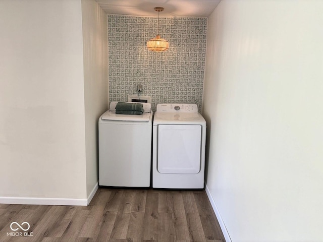 4105 N Cozy Hollow Ln, New Castle, IN 47362 - laundry room featuring washing machine and clothes dryer and wood finished floors