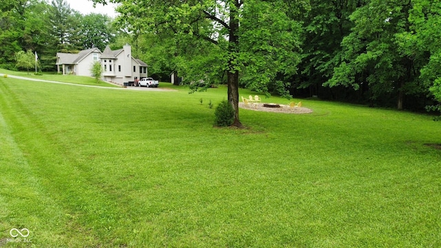1409 S Northview Dr, Martinsville, IN 46151 - view of grassy yard with view of wooded area