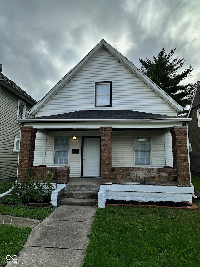 view of front of property featuring a porch