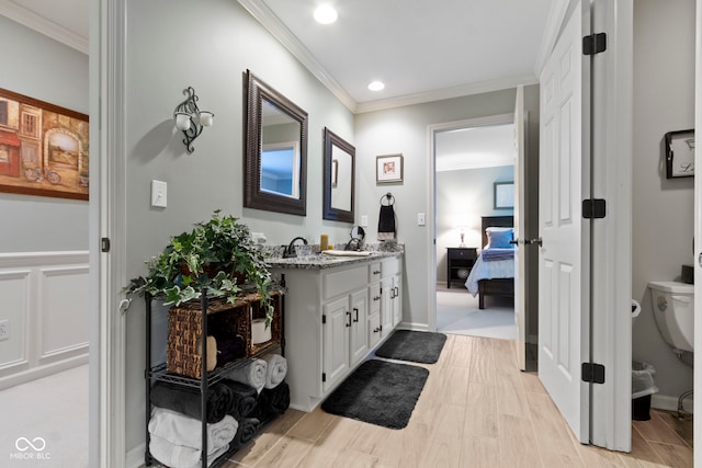 full bathroom featuring ornamental molding, vanity, ensuite bath, recessed lighting, and toilet
