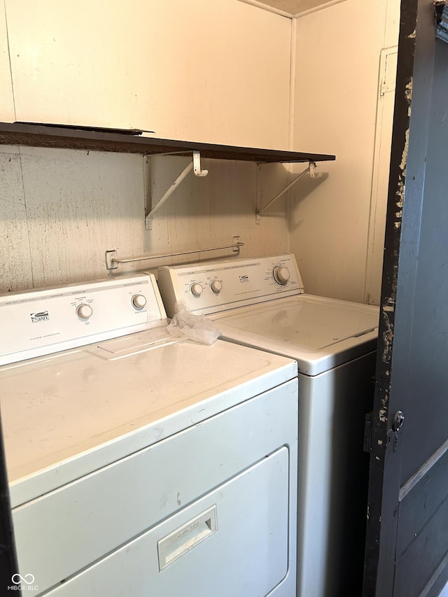 205 N Sheffield Ave, Indianapolis, IN 46222 - laundry area with washing machine and dryer