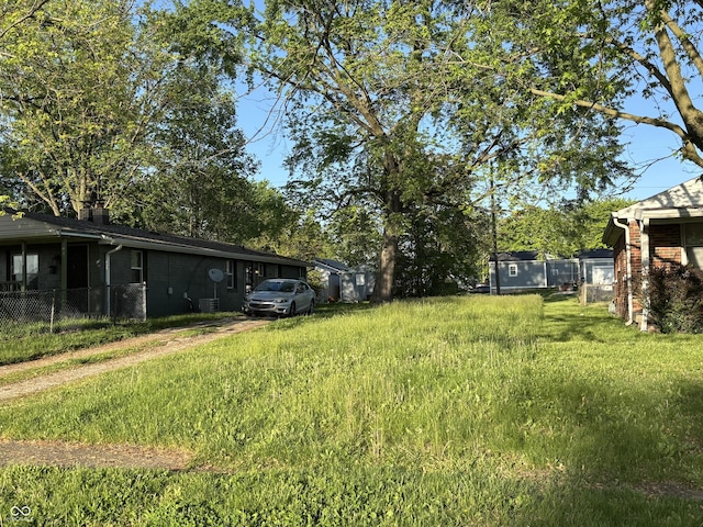 2527 N Tacoma Ave, Indianapolis, IN 46218 - photo 2