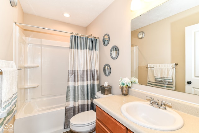 9860 Gallop Ln, Fishers, IN 46040 - full bathroom featuring vanity, shower / bath combo with shower curtain, and recessed lighting