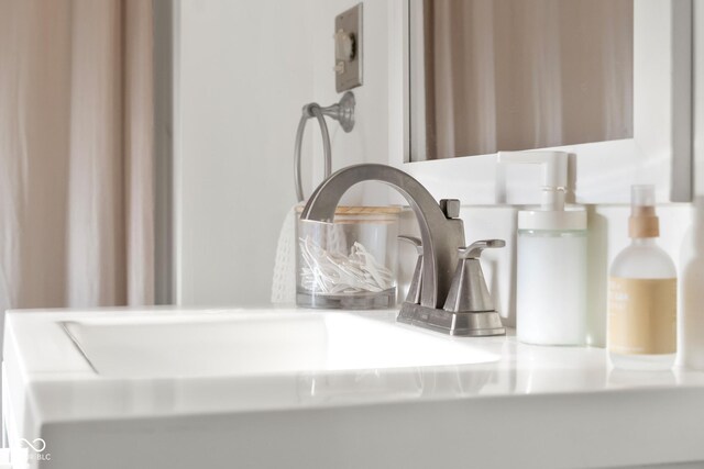 2336 Sycamore St, Columbus, IN 47201 - bathroom view