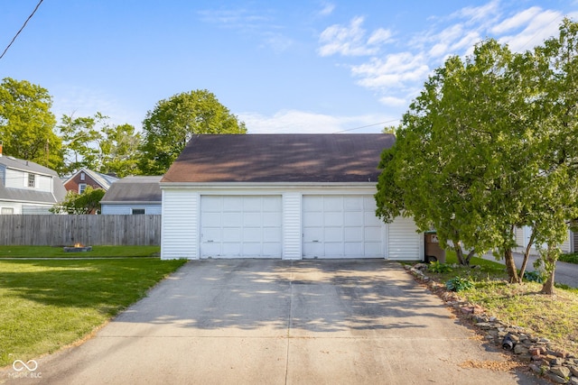 2336 Sycamore St, Columbus, IN 47201 - view of garage