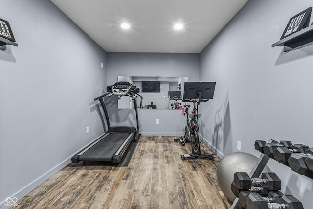952 Workington Cir, Westfield, IN 46074 - workout room with wood finished floors and recessed lighting