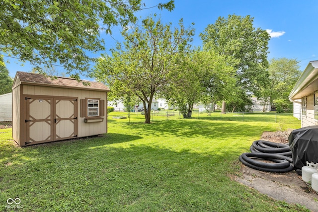 518 N Carr Rd, Plainfield, IN 46168 - view of yard featuring a shed and an outdoor structure