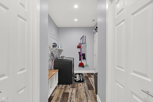 mudroom featuring dark wood-style floors, recessed lighting, and baseboards