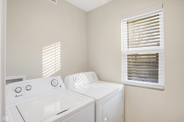 1429 Deloss St, Indianapolis, IN 46201 - laundry area featuring washing machine and clothes dryer