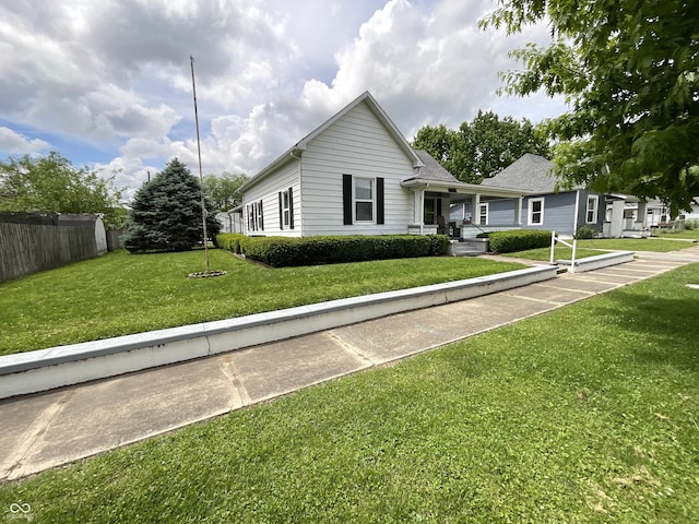 357 S Main St, Spencer, IN 47460 - view of front facade with a porch
