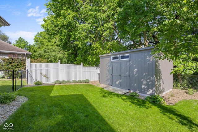 3781 S Station Dr, Columbus, IN 47203 - view of yard