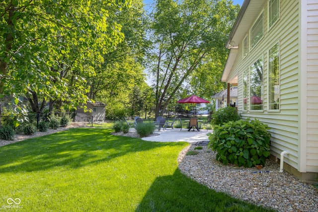 3781 S Station Dr, Columbus, IN 47203 - view of yard with a patio area