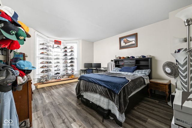 1446 N Illinois St, Indianapolis, IN 46202 - bedroom featuring wood finished floors