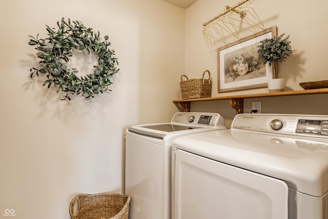 14291 Holly Berry Cir, Fishers, IN 46038 - laundry room featuring washer and dryer