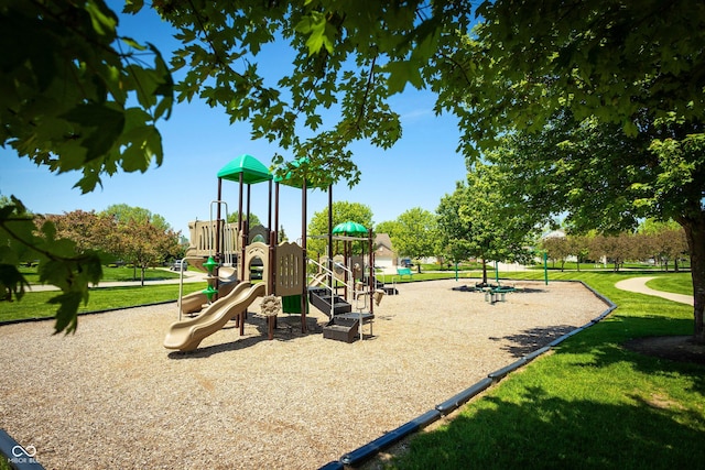 11727 Wedgeport Ln, Fishers, IN 46037 - community play area with a yard