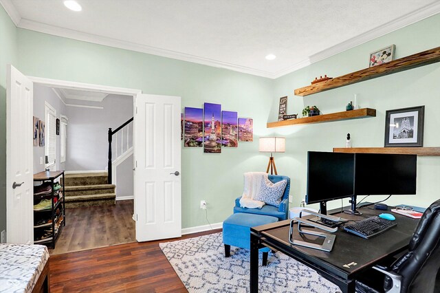 home office featuring ornamental molding, wood finished floors, recessed lighting, and baseboards