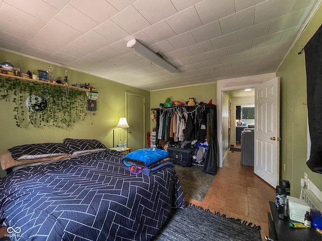 bedroom featuring a closet