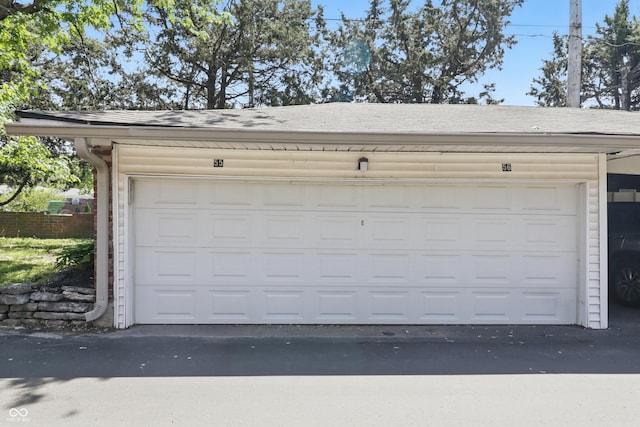 5038 Allisonville Rd Unit E, Indianapolis, IN 46205 - view of garage