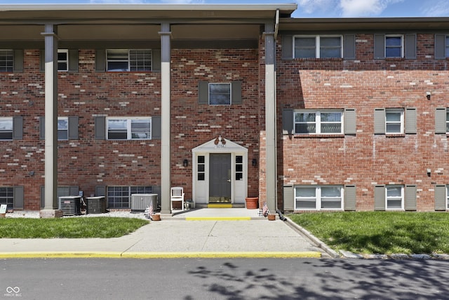 5038 Allisonville Rd Unit E, Indianapolis, IN 46205 - view of property featuring cooling unit