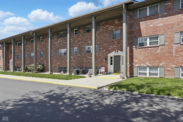 5038 Allisonville Rd Unit E, Indianapolis, IN 46205 - view of property with central air condition unit