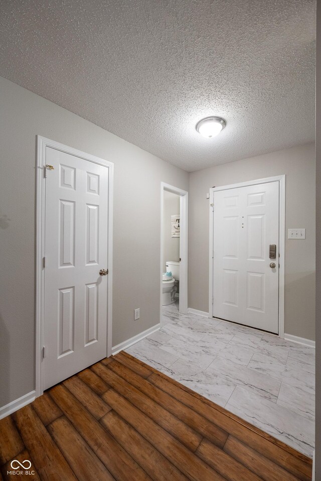 5522 Grassy Bank Dr, Indianapolis, IN 46237 - photo 16