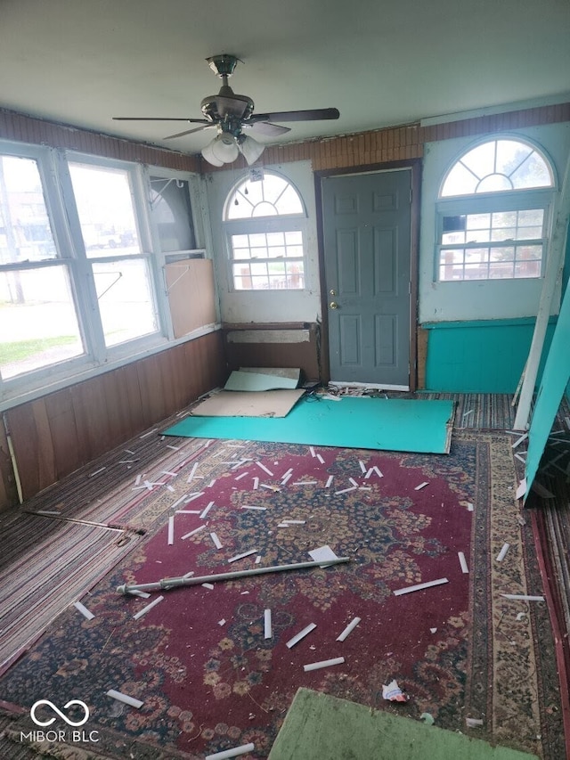empty room featuring a ceiling fan