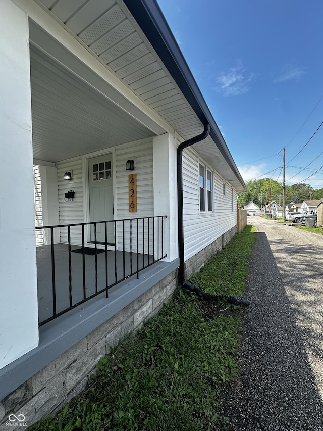 426 St Paul St, Indianapolis, IN 46201 - view of side of home with a porch