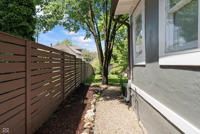 2134 N Alabama St, Indianapolis, IN 46202 - view of yard featuring fence