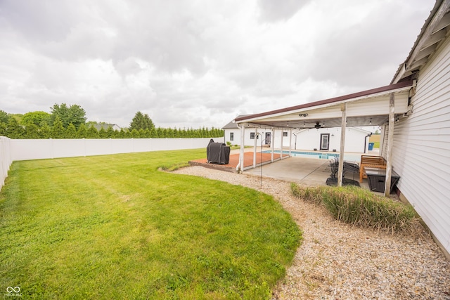 view of yard featuring a patio area