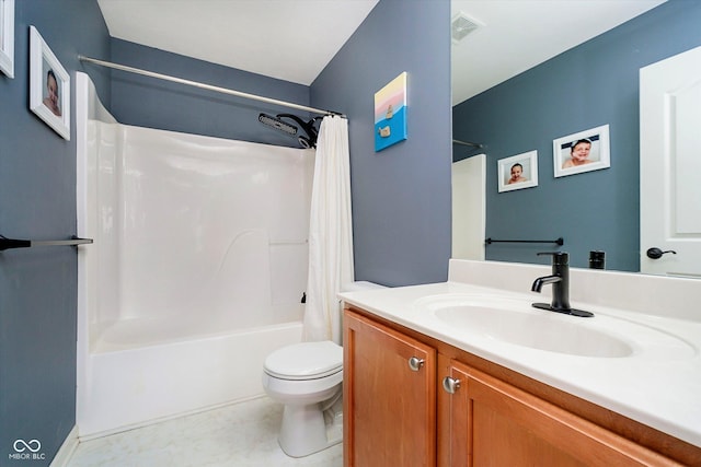 14130 Autumn Woods Dr, Carmel, IN 46074 - bathroom with toilet, shower / tub combo, and vanity