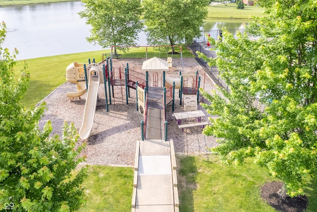 9311 Windrift Way, Zionsville, IN 46077 - bird's eye view of a large body of water