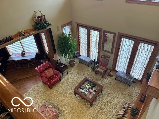 125 Ems B20C Ln, Pierceton, IN 46562 - living area with wood finished floors and a towering ceiling