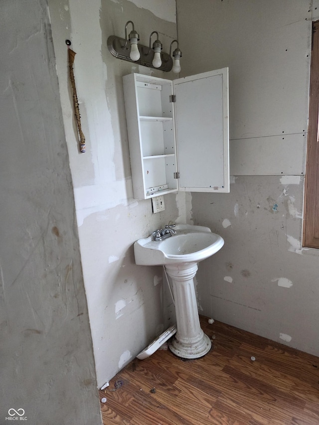 1331 S 14th St, New Castle, IN 47362 - bathroom featuring wood finished floors
