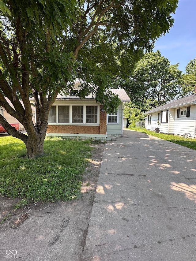 3646 Creston Dr, Indianapolis, IN 46222 - photo 1