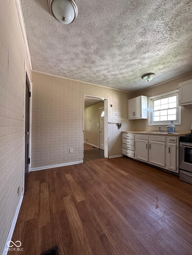 3646 Creston Dr, Indianapolis, IN 46222 - photo 7