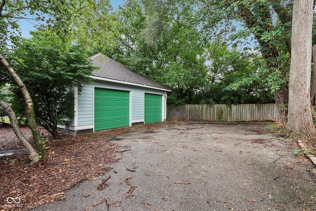 455 S Pine St Unit 4, Indianapolis, IN 46203 - detached garage with fence