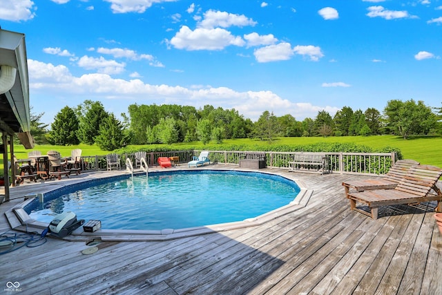 186 W 600 N, Alexandria, IN 46001 - outdoor pool with a deck
