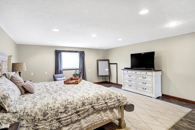 186 W 600 N, Alexandria, IN 46001 - bedroom with wood finished floors, baseboards, and recessed lighting