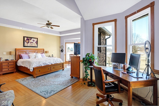 186 W 600 N, Alexandria, IN 46001 - bedroom with a desk
