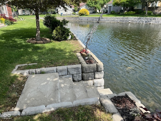 7440 Sylvan Ridge Rd, Indianapolis, IN 46240 - view of green lawn with a water view