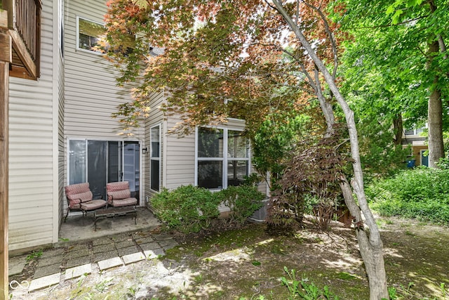 1030 Longwell Pl, Indianapolis, IN 46240 - view of yard featuring a patio area